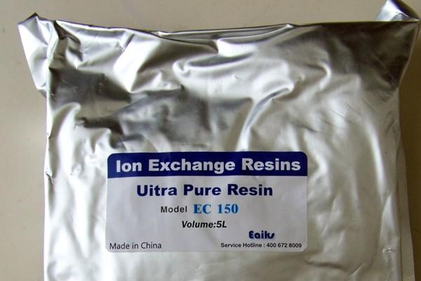 人們常說(shuō)的拋光樹(shù)脂一般用于超純水處理系統(tǒng)末端，來(lái)保證系統(tǒng)出水水質(zhì)能夠維持用水標(biāo)準(zhǔn)。一般出水水質(zhì)都能達(dá)到18兆歐以上，以及對(duì)TOC、SIO2都有一定的控制能力。